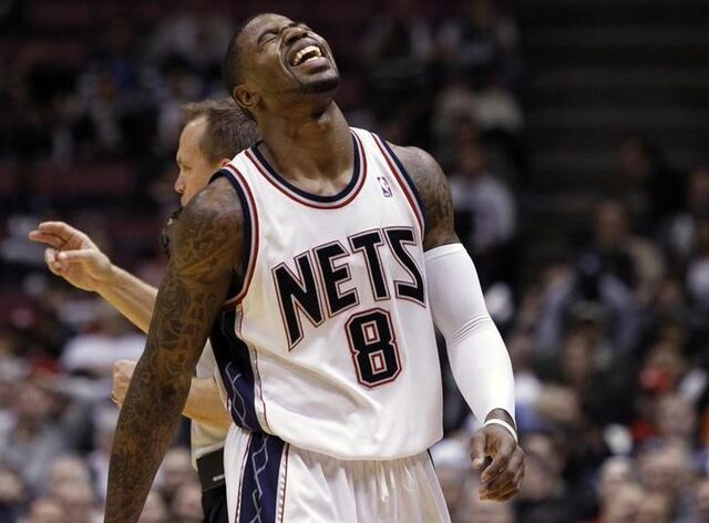 Revealing who pays for the treatment of NBA players after injuries, what kind of insurance system is there, and are there salaries?